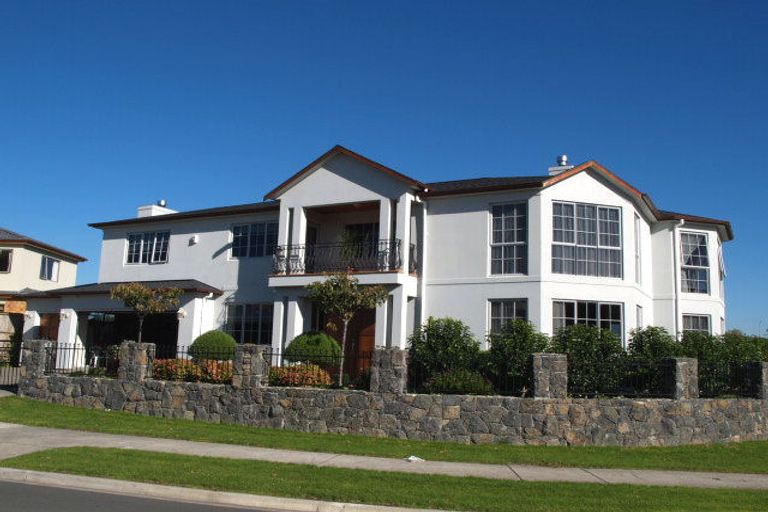 Photo of property in 21 Amberwood Drive, Northpark, Auckland, 2013
