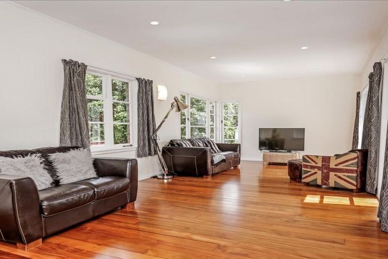 Photo of property in 12 Savoy Road, Glen Eden, Auckland, 0602