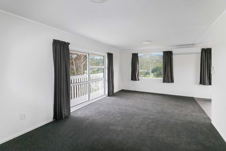 Photo of property in 111 Holborn Drive, Stokes Valley, Lower Hutt, 5019