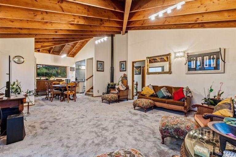 Photo of property in 1/181 Luckens Road, West Harbour, Auckland, 0618