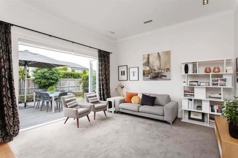 Photo of property in 90 Hawthorne Street, Strowan, Christchurch, 8052