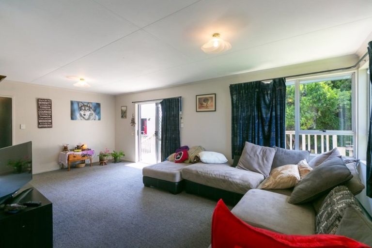 Photo of property in 54 Seaview Road, Marfell, New Plymouth, 4310