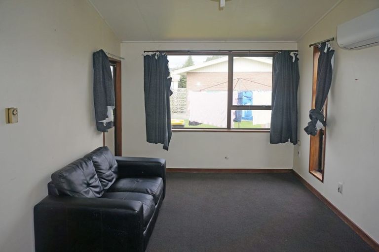 Photo of property in 1-12/71 Main Street, Mataura, 9712