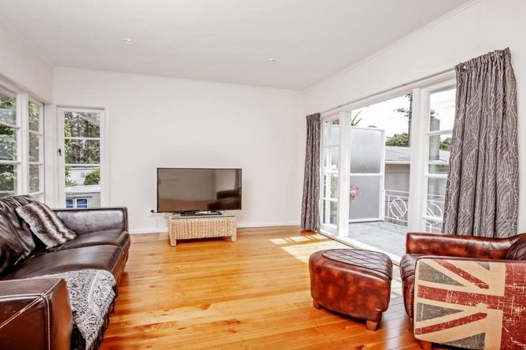 Photo of property in 12 Savoy Road, Glen Eden, Auckland, 0602