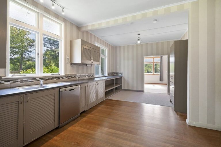 Photo of property in 19 Ongo Road, Hunterville, 4730