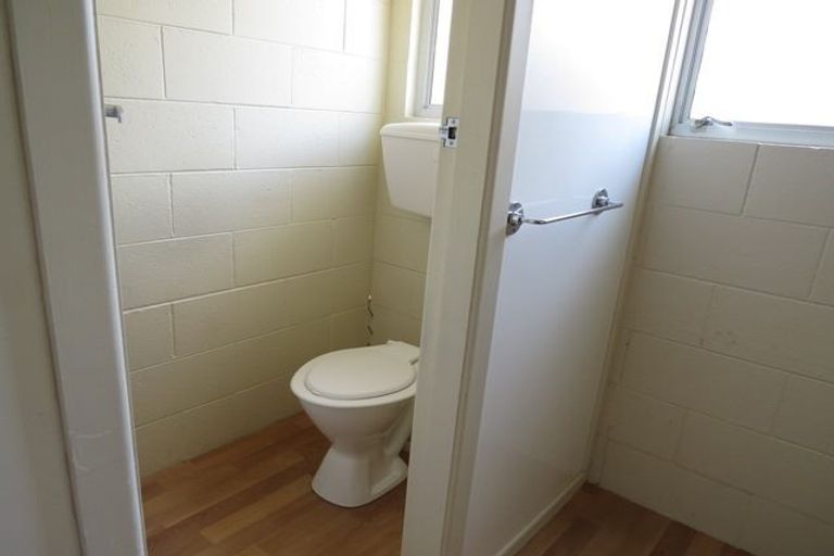 Photo of property in 4/3 Tralee Place, Hillcrest, Hamilton, 3216