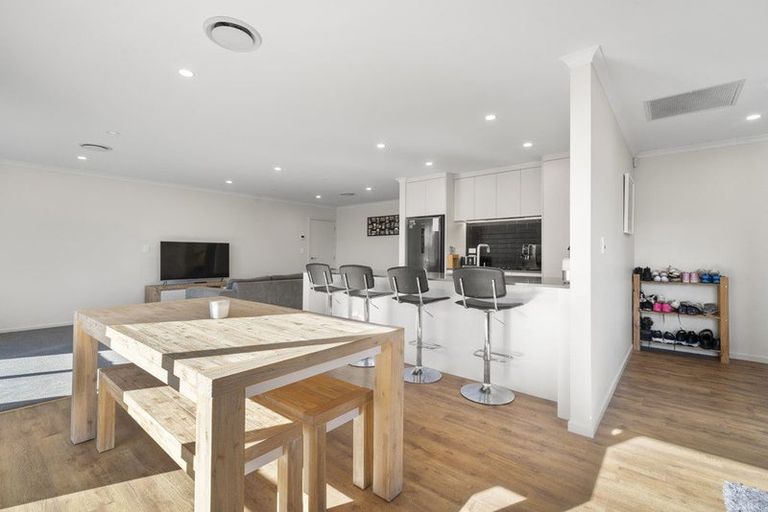 Photo of property in 16 Austin Reid Avenue, Carterton, 5713