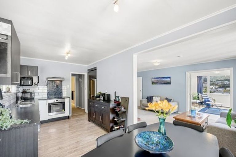 Photo of property in 41 Logie Street, Stokes Valley, Lower Hutt, 5019