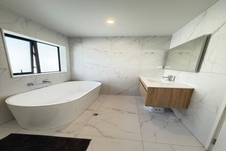 Photo of property in 16 Kapehu Road, Silverdale, 0932