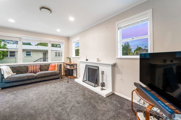 Photo of property in 81 Mountbatten Avenue, Hillcrest, Auckland, 0627