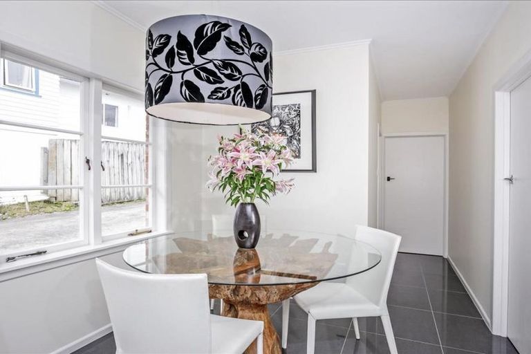 Photo of property in 12 Savoy Road, Glen Eden, Auckland, 0602