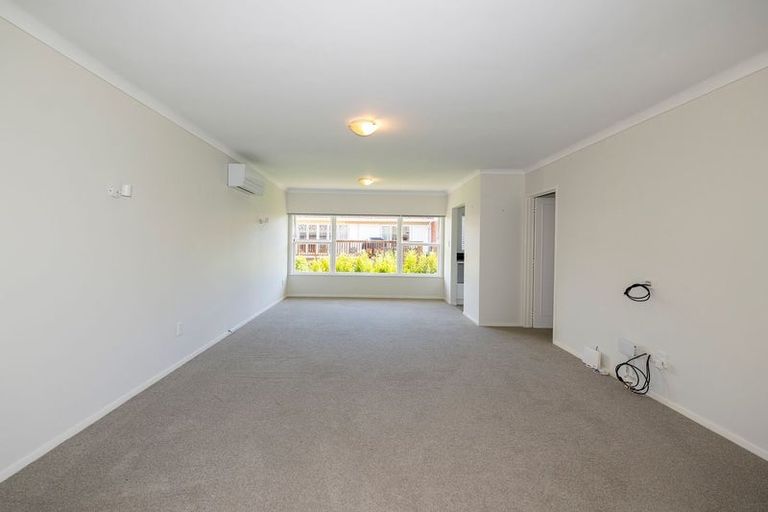 Photo of property in 2/3 Onepoto Road, Hauraki, Auckland, 0622
