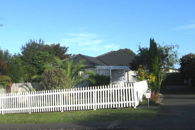 Photo of property in 117 Bruce Road, Glenfield, Auckland, 0629
