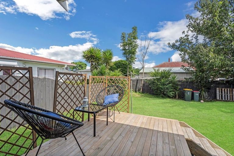 Photo of property in 2/17 Kent Road, Manurewa, Auckland, 2102
