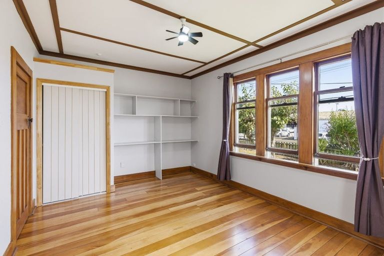 Photo of property in 42 Hinemoa Street, Paraparaumu, 5032