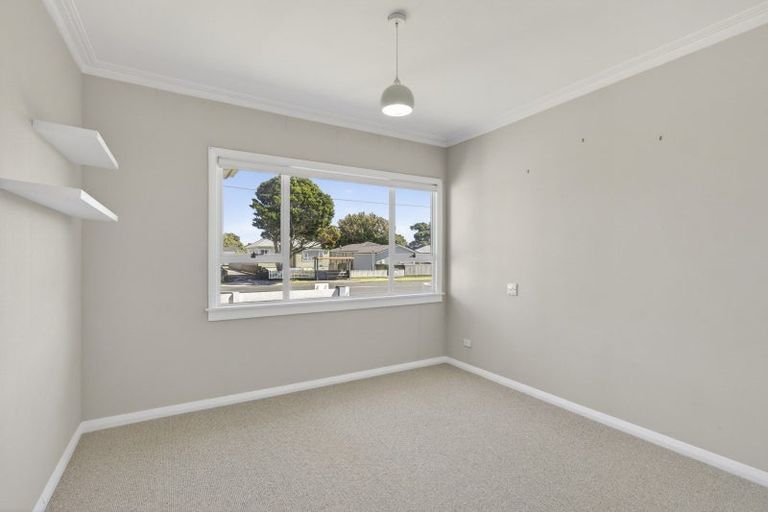Photo of property in 25 Waimea Street, Westown, New Plymouth, 4310