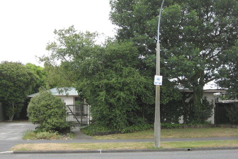 Photo of property in 154 Queenspark Drive, Parklands, Christchurch, 8083