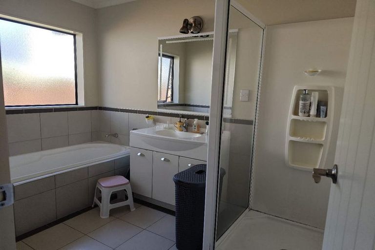 Photo of property in 8 Alvre Place, Flat Bush, Auckland, 2016