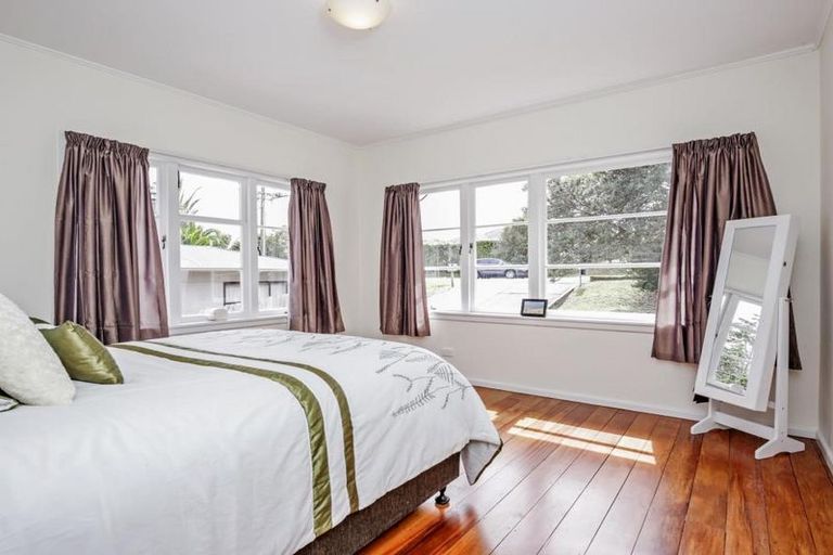 Photo of property in 12 Savoy Road, Glen Eden, Auckland, 0602