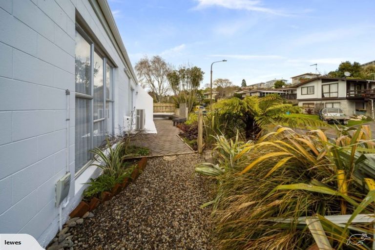 Photo of property in 13 Ambury Place, Merrilands, New Plymouth, 4312