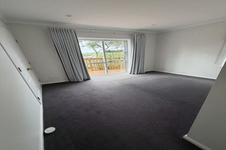 Photo of property in 124 Pemberton Avenue, Bayview, Auckland, 0629