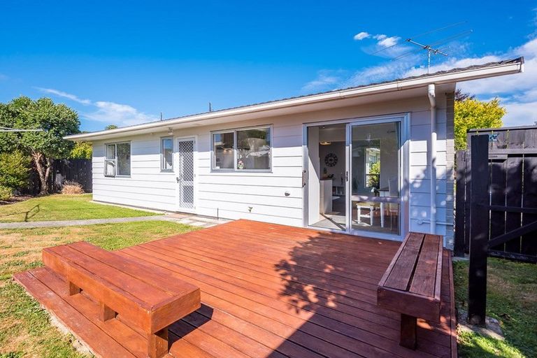 Photo of property in 3a Arthur Grove, Waikanae, 5036