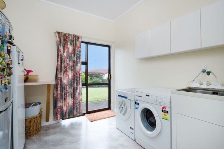 Photo of property in 16 Tatyana Place, Massey, Auckland, 0614