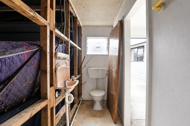 Photo of property in 6 Luke Place, Fairy Springs, Rotorua, 3015