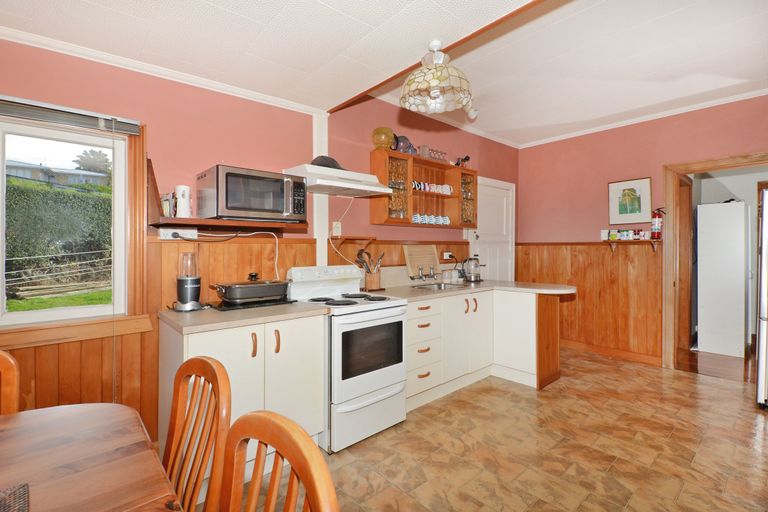 Photo of property in 35 Anzac Road, Morningside, Whangarei, 0110