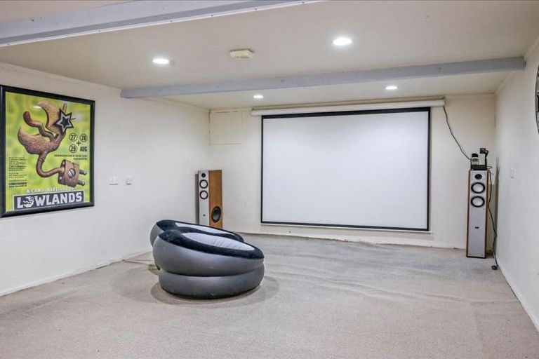 Photo of property in 12 Savoy Road, Glen Eden, Auckland, 0602