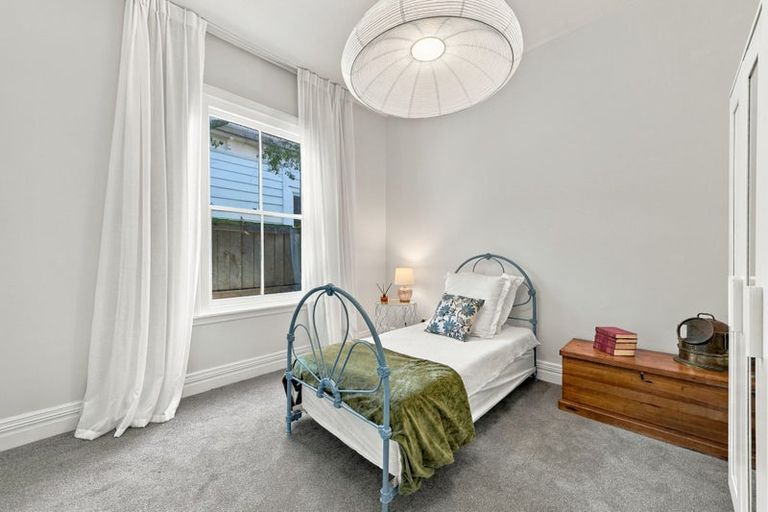 Photo of property in 94 Holly Road, St Albans, Christchurch, 8014