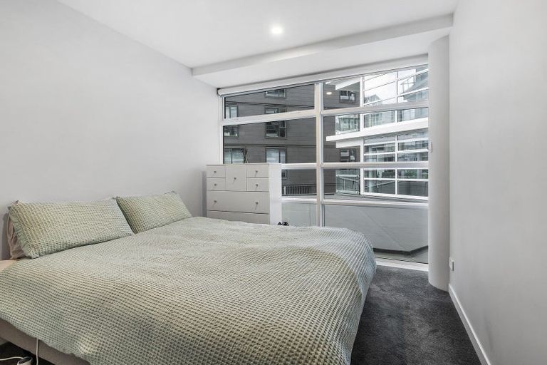 Photo of property in Pinnacle Apartments, E404/160 Victoria Street, Te Aro, Wellington, 6011