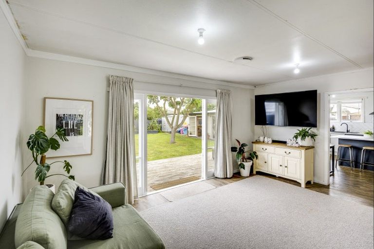 Photo of property in 10 Lipscombe Crescent, Havelock North, 4130