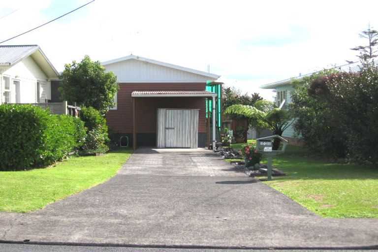 Photo of property in 1/80 Gloria Avenue, Te Atatu Peninsula, Auckland, 0610