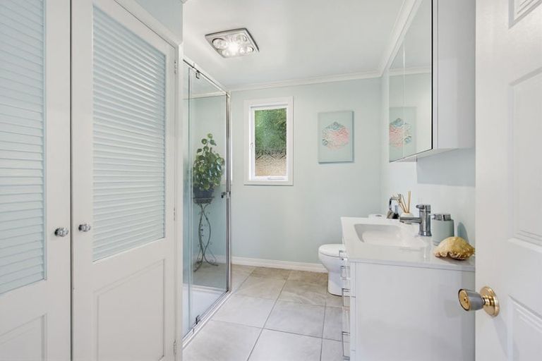 Photo of property in 6 Hull Road, Waiuku, 2123