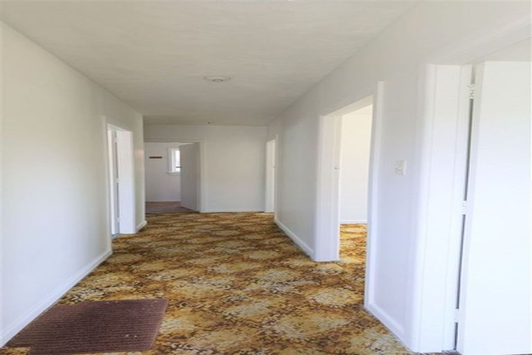 Photo of property in 94 Avondale Road, Avondale, Christchurch, 8061