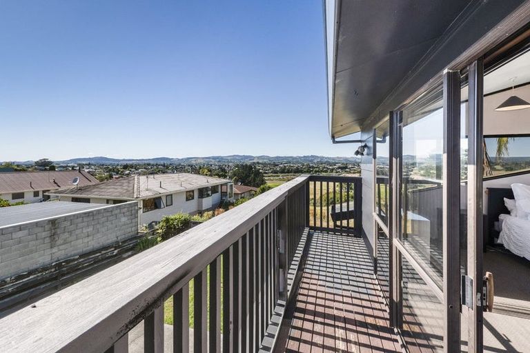 Photo of property in 216 Cambridge Road, Bethlehem, Tauranga, 3110