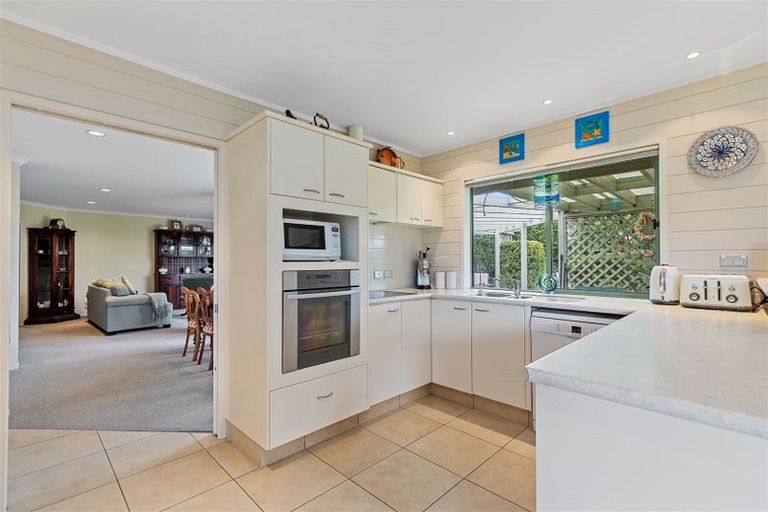 Photo of property in 34 Santa Monica Drive, Papamoa Beach, Papamoa, 3118
