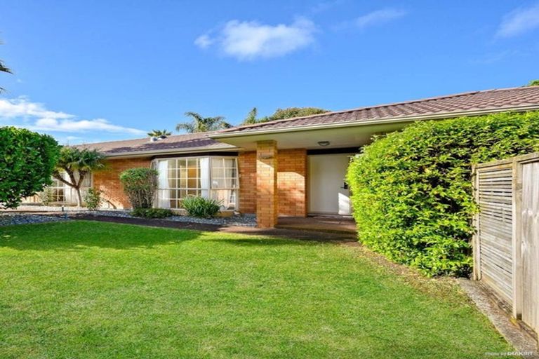 Photo of property in 55 Bob Charles Drive, Golflands, Auckland, 2013