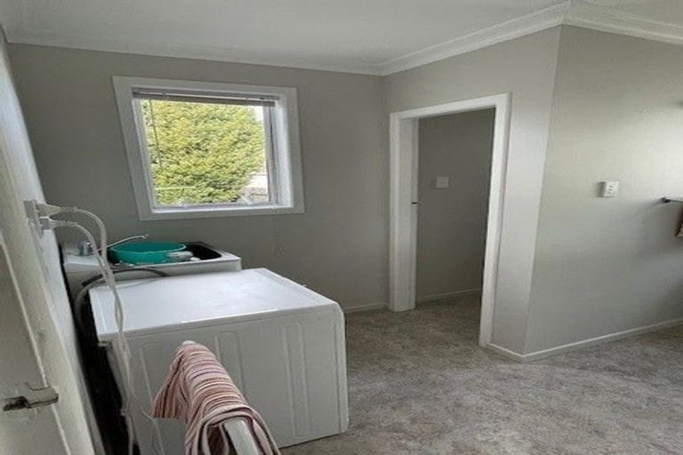 Photo of property in 45 Selwyn Crescent, College Estate, Whanganui, 4500