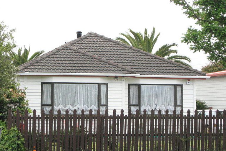 Photo of property in 17 Lenton Street, Aranui, Christchurch, 8061