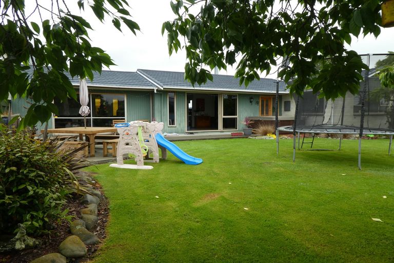 Photo of property in 41 Saint Leonards Road, Temuka, 7920