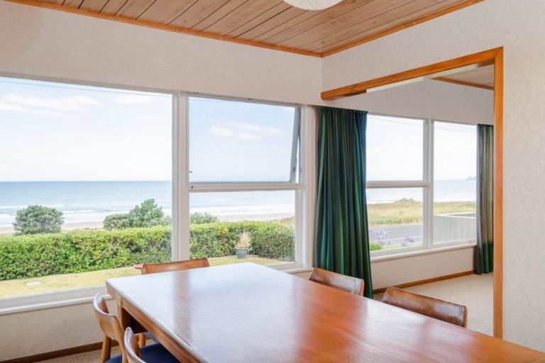 Photo of property in 96 Moana Road, Okitu, Gisborne, 4010