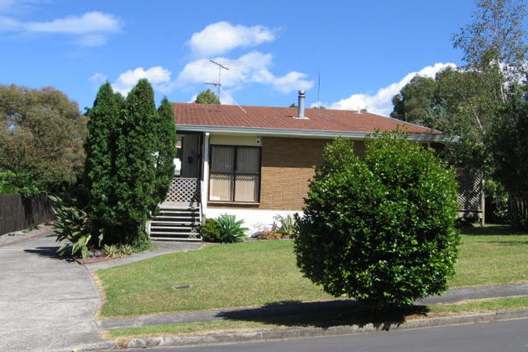 Photo of property in 3 Naviti Place, Browns Bay, Auckland, 0630