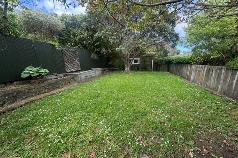 Photo of property in 17 Garfield Street, Brooklyn, Wellington, 6021