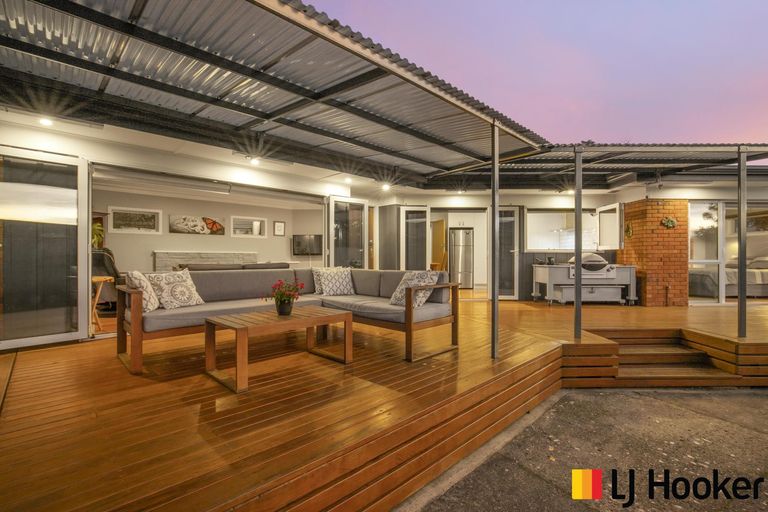 Photo of property in 18 Hill Crescent, Papakura, 2110