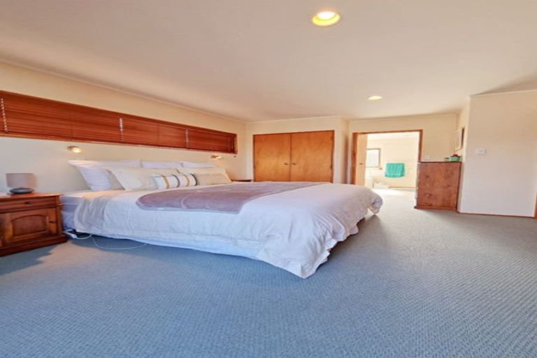 Photo of property in 1/11 Faulkner Road, Northcote Point, Auckland, 0627