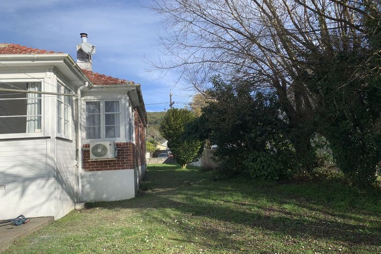 Photo of property in 7 Cleland Crescent, Naenae, Lower Hutt, 5011