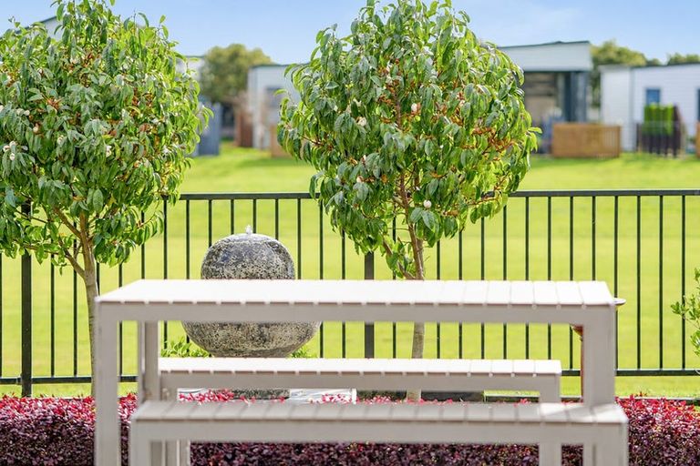 Photo of property in 37 Harding Drive, Papamoa Beach, Papamoa, 3118