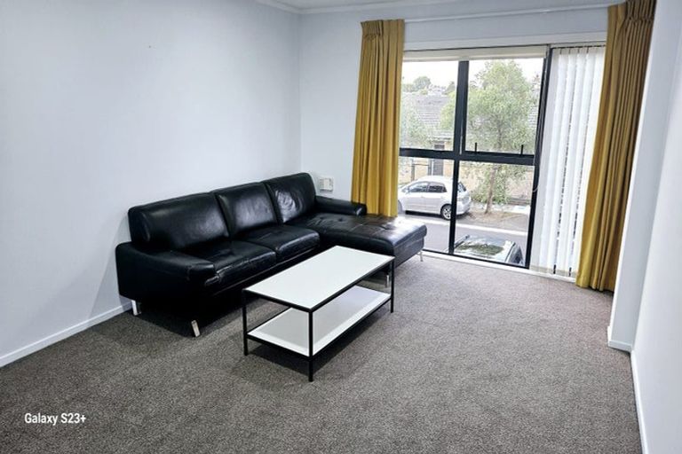 Photo of property in 12 Kevale Place, Manurewa, Auckland, 2102